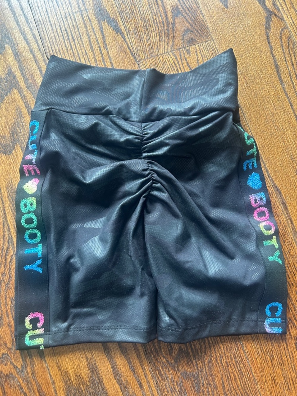 Cute Booty Lounge Black Camo Athletic Bike Shorts - size Small